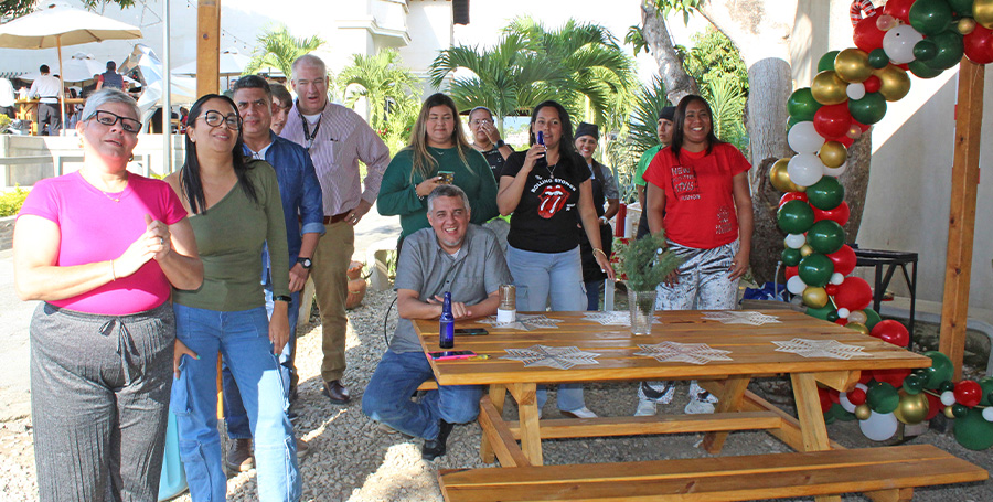 ¡Celebramos juntos por la navidad y el año nuevo!